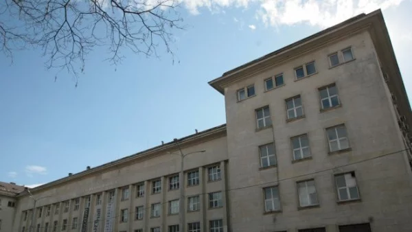 Архитект: Няма да има надстрояване на Телефонната палата, а промяна на покривни линии 