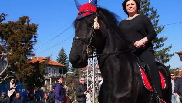 Секретарят на ЕНП: Нинова не е България, тя не знае как вървят нещата в Европа