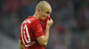 Робен май изгоря до края на годината