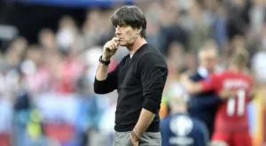 Льов продължава с изненадите: Фейсбук и секс - не може, алкохол - може