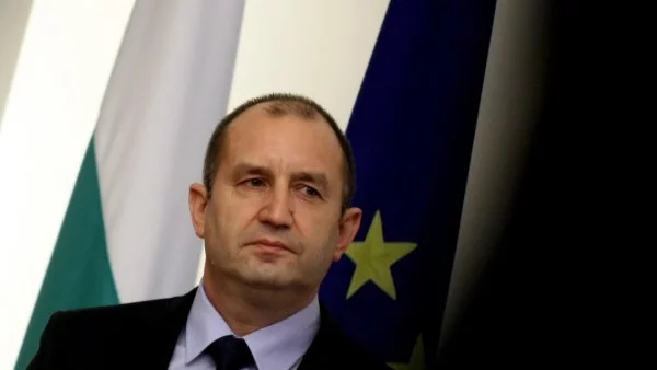 Бисерите на Радев!