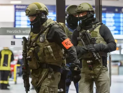 Атака срещу летището в Хамбург (ВИДЕО)