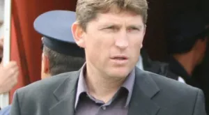 {{ otherArticle[0].article.title }}