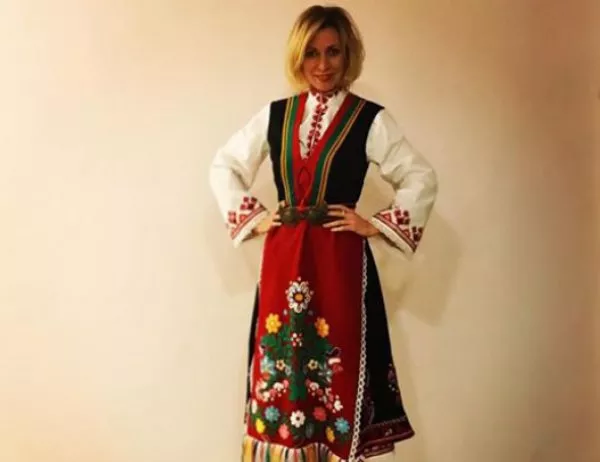 Говорителката на руското външно министерство се показа с българската си носия