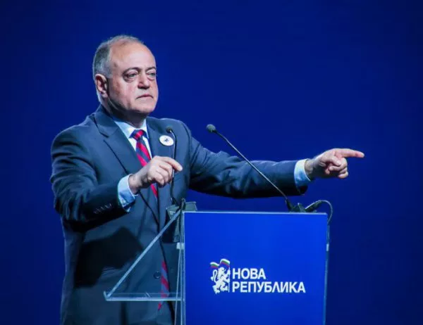 Атанасов: Радан Кънев се предовери на тези, които създадоха "Да, България" 