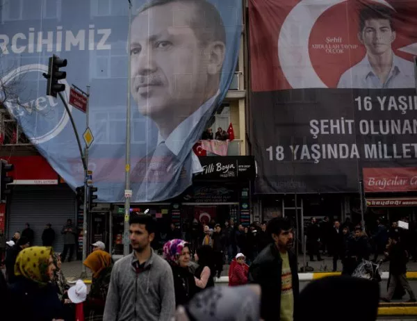 Франция разреши митинг за турския референдум, Льо Пен недоволства