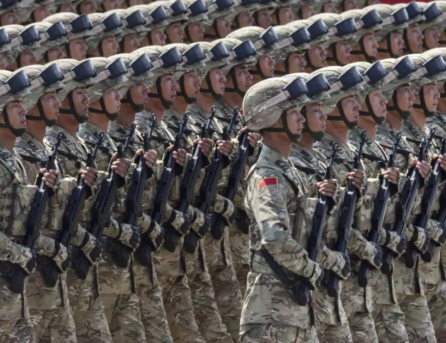 Китай намалява военния си бюджет за тази година
