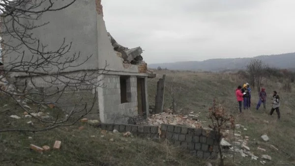 Постройката в Благоевград, която се срути и уби дете, е частна собственост