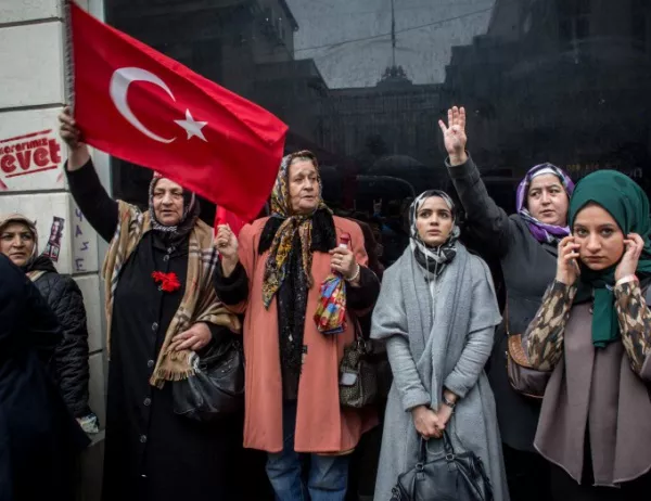 Освободиха "под условие" семейството на работещ в посолството на САЩ в Турция