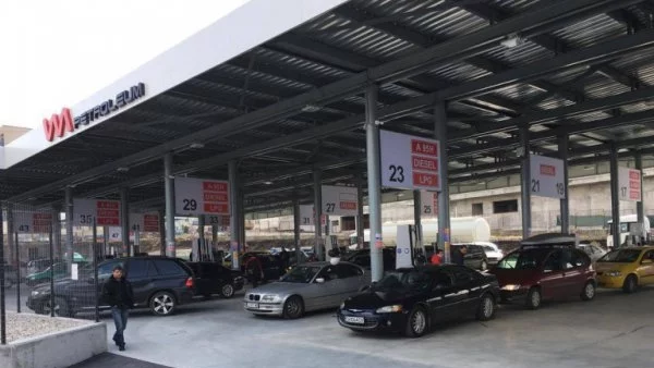 Вижте какви са цените в първия ден на бензиностанцията на Марешки в София*