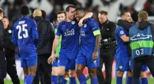 Босът на Лестър си тръгна от центъра на терена с хеликоптер след победата (ВИДЕО)