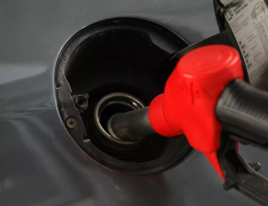 Държавният резерв отговори защо купува ударно бензин и дизел за близо милиард лева
