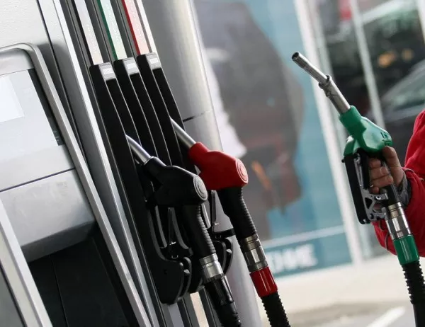 НАП уверява: Бензиностанциите няма да сменят касовите апарати два пъти тази година