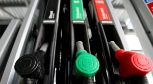 МФ: Цената на горивата ще се покачи с 5,1% до края на годината