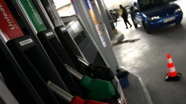 Дадоха 4 месеца отсрочка на бензиностанциите за подмяната на касовите апарати