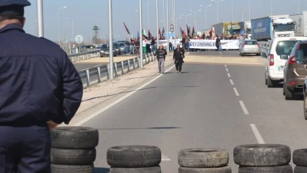 ДОСТ "забрави" да плати връщането на изселниците ни до Турция