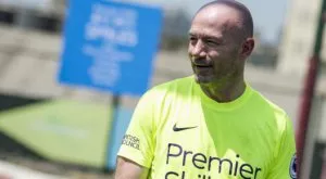 Шиърър: В Арсенал правят същото като Лестър с Раниери и Челси с Моуриньо