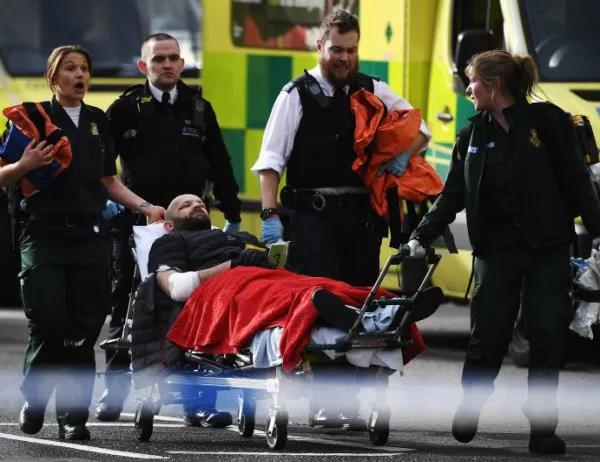 Стрелба и ранени пред британския парламент (СНИМКИ)*
