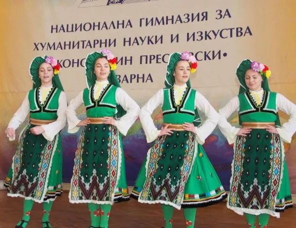 Учители и родители против закриването на танцови паралелки във Варна