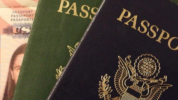 Търговията с фалшиви паспорти се разраства