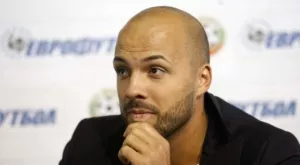 {{ otherArticle[0].article.title }}