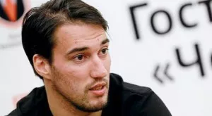 {{ otherArticle[0].article.title }}