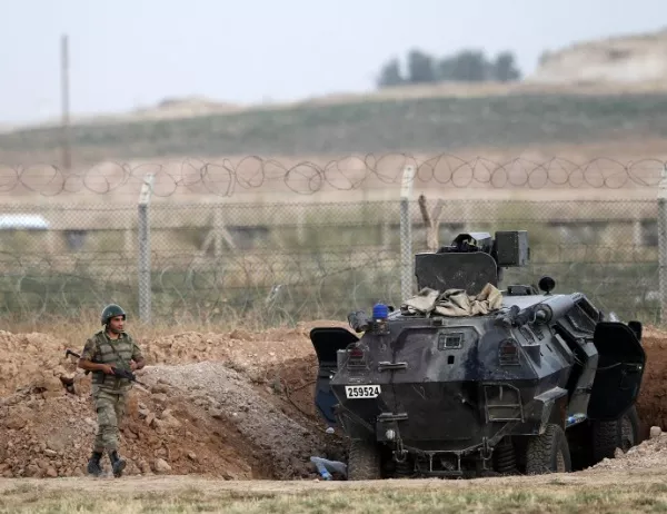 Турция изпрати на сирийската граница 30 вагона с военна техника