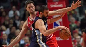 Сан Антонио надви Мемфис в битката на братя Гасол