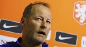 Разкарват Дани Блинд още тази вечер?