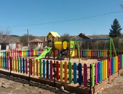 Четири нови детски площадки изгради община Тополовград