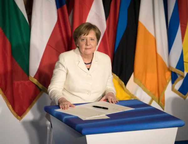 Меркел: Бежанците трябва да се заселват в селски райони