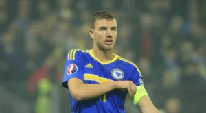 Джеко и Манолас стигнаха до физическа разправа след Босна - Гърция (ВИДЕО)