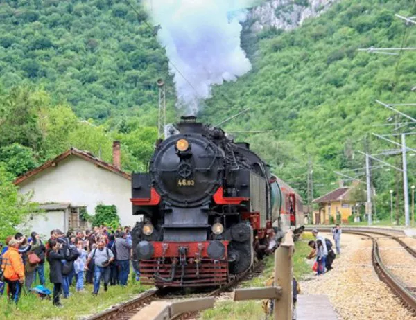 БДЖ пуска празничен туристически Гергьовски влак