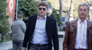 {{ otherArticle[0].article.title }}