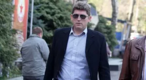 {{ otherArticle[0].article.title }}