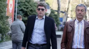 {{ otherArticle[0].article.title }}