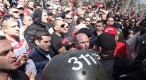 {{ otherArticle[0].article.title }}