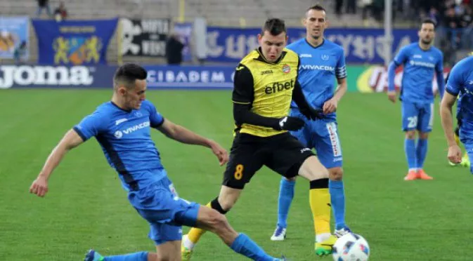 Ботев Пловдив излезе начело на втората осмица преди разделянето на Първа лига