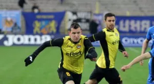 {{ otherArticle[0].article.title }}