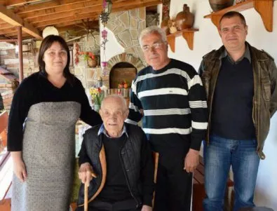 Ветеран от Втората световна война отпразнува 94-я си рожден ден