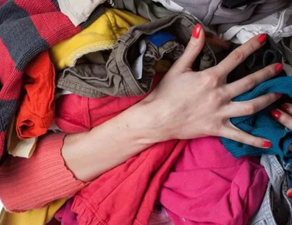Младежи с кауза: Събират дрехи за инвалиди