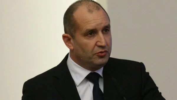 Радев: Виждам опит за политизация на армията