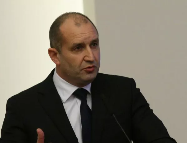 Президентът Радев удостои Димитровград с Почетен знак
