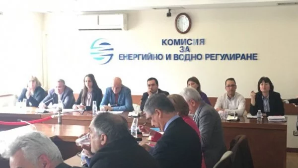 Въпреки закана, че 2013 година ще е като летен дъжд, на "Топлофикация София" поскъпването им се видя малко (ВИДЕО)