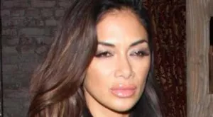 СНИМКА: За кого Шерцингер вирна високо краката си?