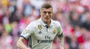 Тони Кроос поигра със сина си след успеха на Реал, феновете на Байерн аплодират (ВИДЕО)