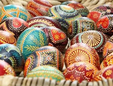 Боядисване на яйца в мрежичка – невероятно красиви и ефектни 
