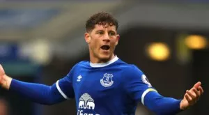 Челси преговаря с Евертън за Рос Баркли