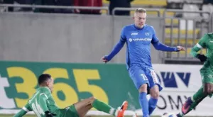 {{ otherArticle[0].article.title }}