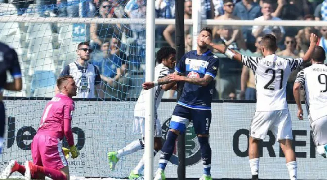 Футболист напусна терена след расистки скандал в Серия "А"